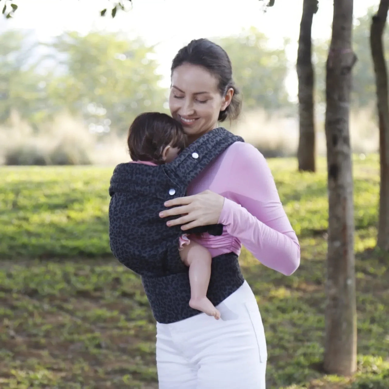 Snug Sling™ – Miękki i zamknięty – Nosidełko dla niemowląt i małych dzieci