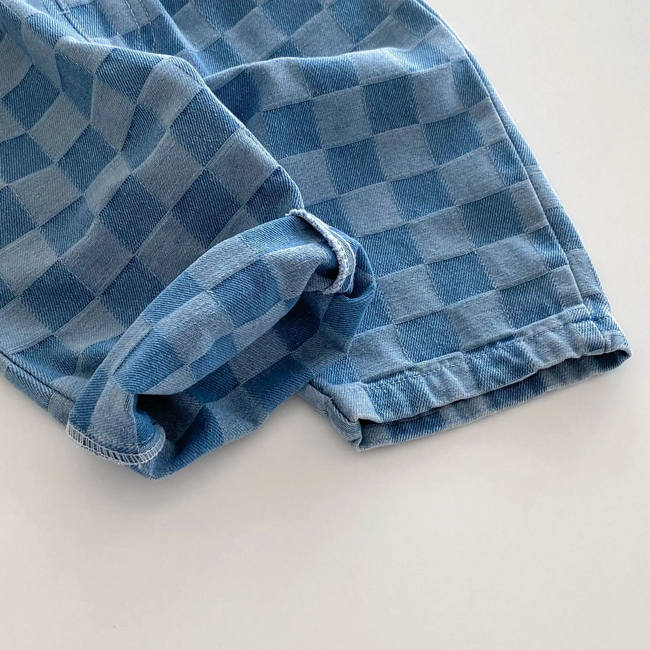 DenimCheck – Wygodne i modne – spodnie dziecięce w kratkę