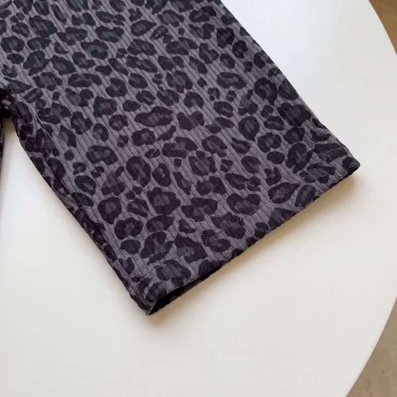 LeopardChic – Modne i wygodne – dziewczęce ogrodniczki w panterkę