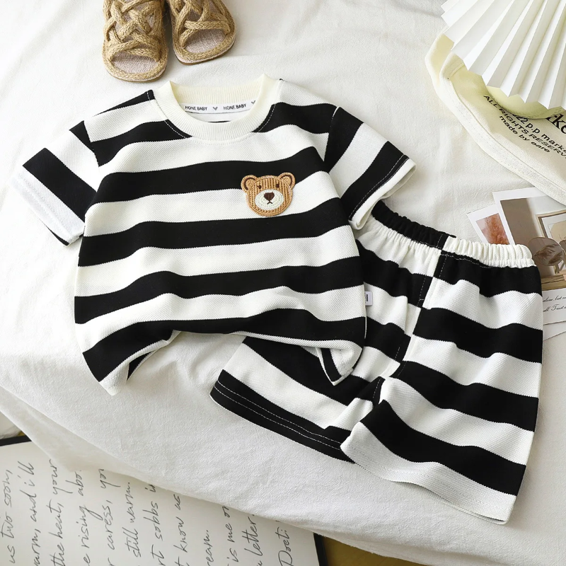 Kids Stripe Outfit – Modne i wygodne – letni strój dla dzieci
