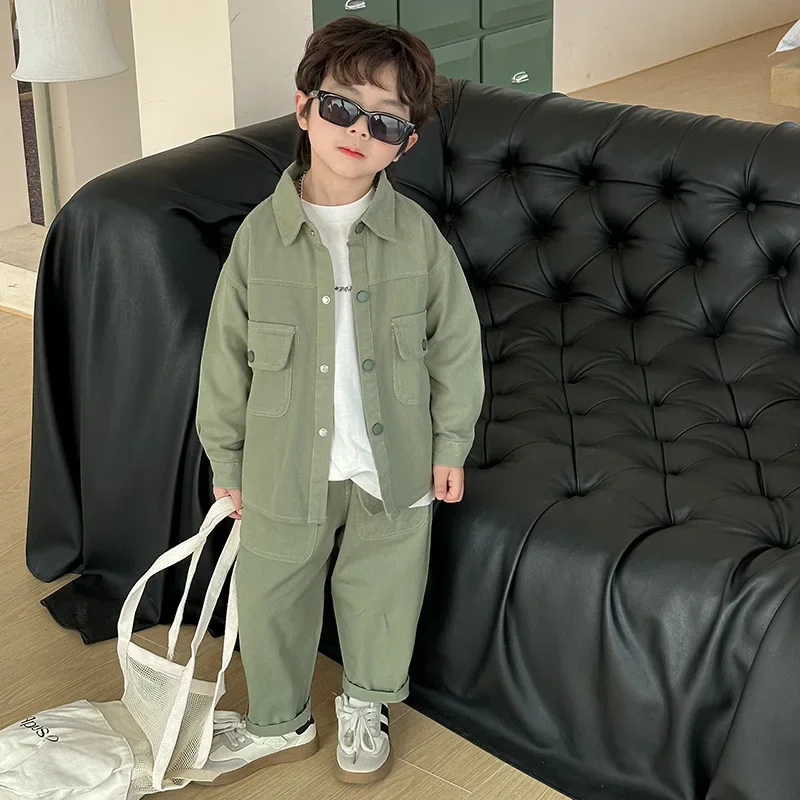 Boys Fashion – Modny i wygodny – zestaw cargo dla chłopców