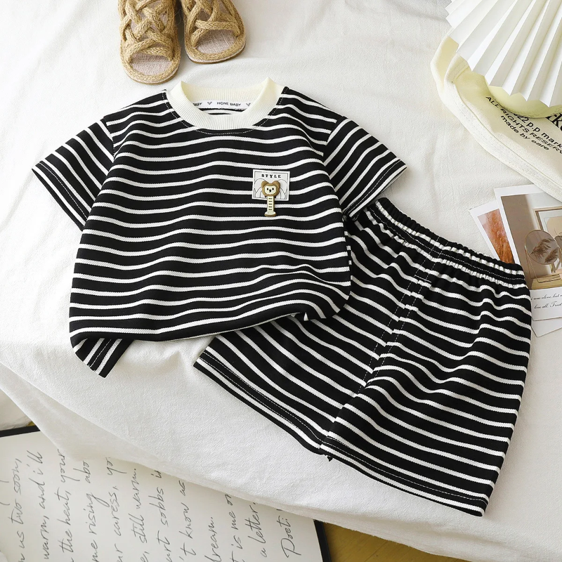 Kids Stripe Outfit – Modne i wygodne – letni strój dla dzieci