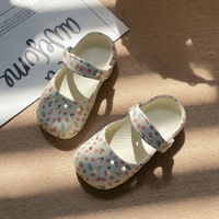 Thumbnail for FlowerFeet – Eleganckie i wygodne – sandały w kwiaty