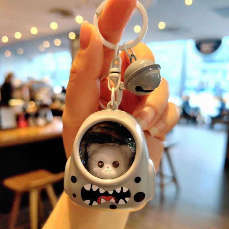 Glowing Astronaut Charm – Urocza i świecąca – zawieszka do torby „Astronauta”