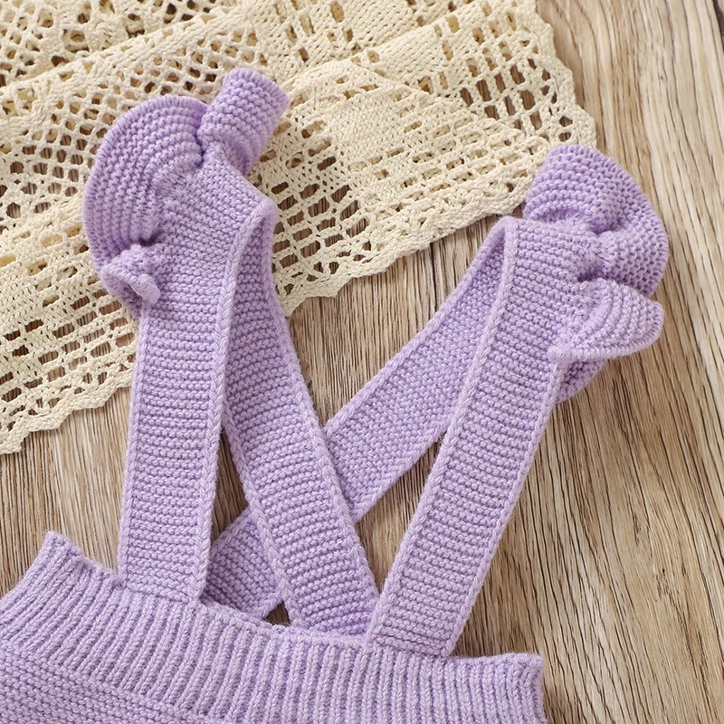 FloraKnit – Delikatne i urocze – zestaw dla niemowląt z swetrem, ogrodniczkami i opaską do włosów