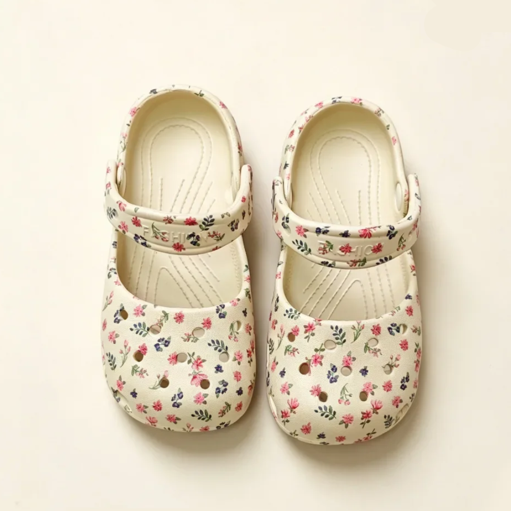 FlowerFeet – Eleganckie i wygodne – sandały w kwiaty