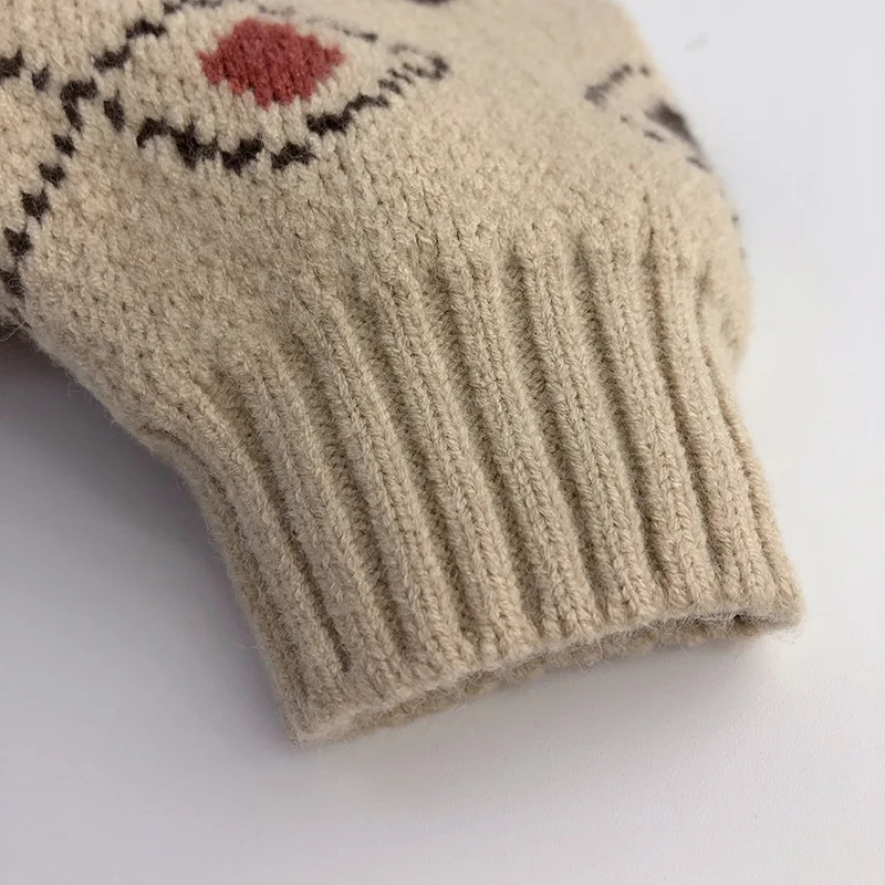 LittleRetro – Ciepły i stylowy – dziecięcy sweter z dzianiny z motywem rombów