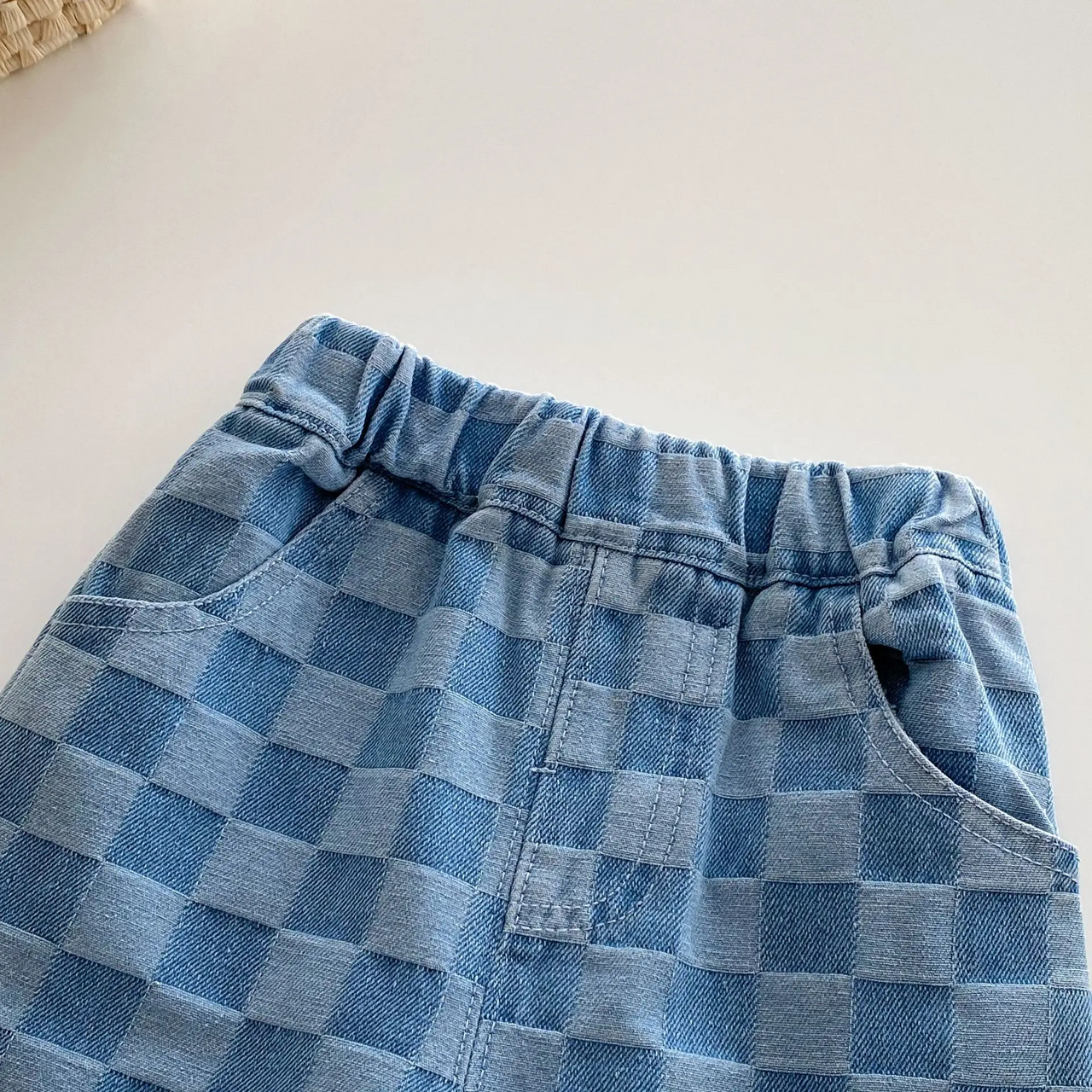 DenimCheck – Wygodne i modne – spodnie dziecięce w kratkę