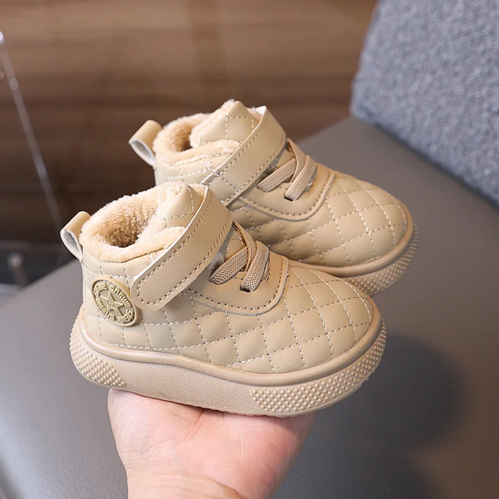 WarmWalk – Wygodne i modne – dziecięce buty zimowe z pluszową wyściółką