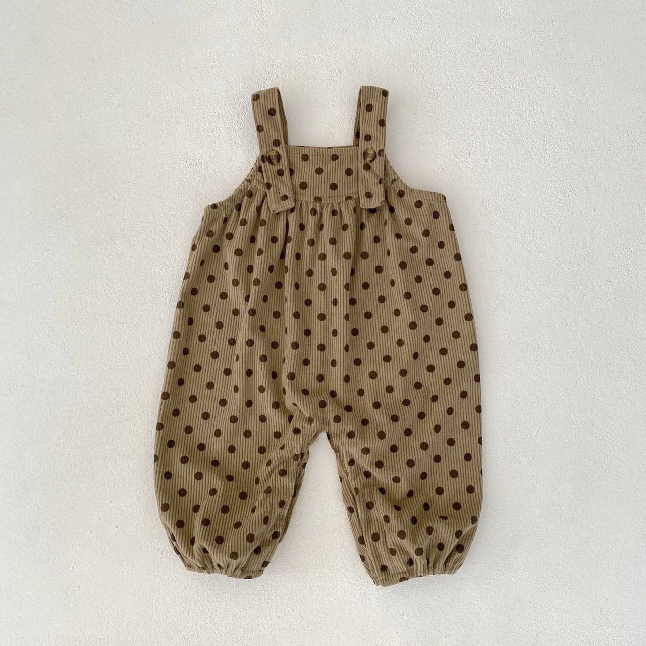 BabyBloom – Uroczy i wygodny – kombinezon w kropki