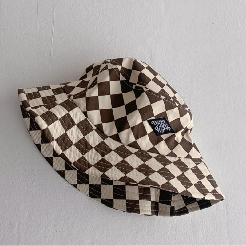 Bucket Hat – Uroczy i chroniący – dziecięcy kapelusz w kratkę