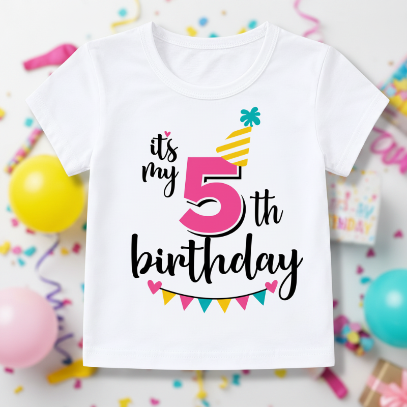 Birthday Graphic Tee – Urocze i zwiewne – dziecięca koszulka urodzinowa