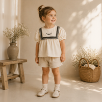 Thumbnail for Sailor Top – Elegancka i wygodna – bluzka z koronkowymi wykończeniami i bufiastymi rękawami