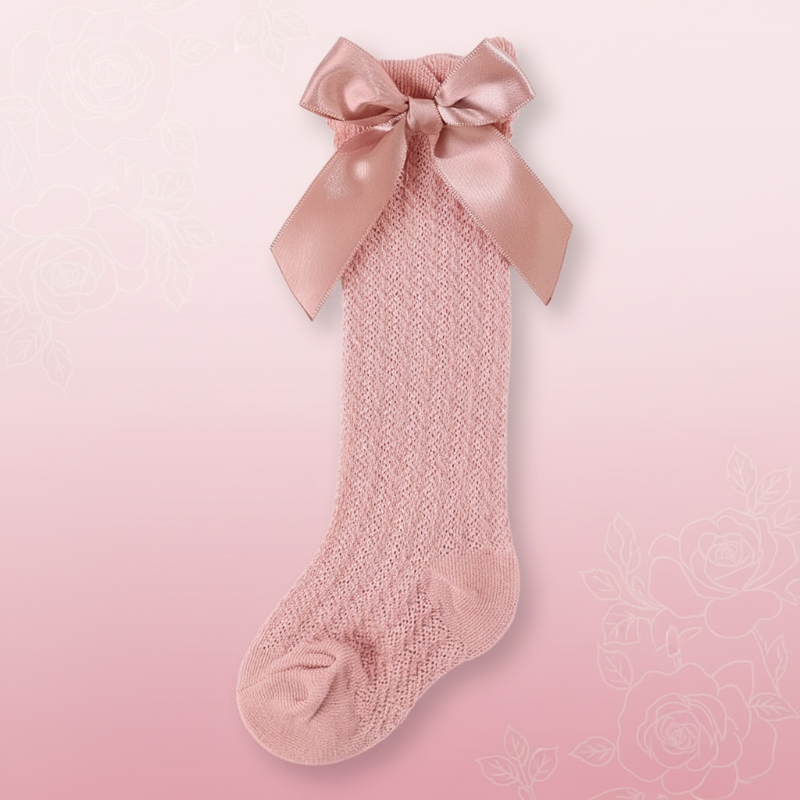 LittleCharm – Delikatne i eleganckie – dziewczęce podkolanówki z kokardką