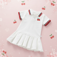 Thumbnail for PetitJoy – Wygodna i stylowa – sukienka polo z nadrukiem wiśni