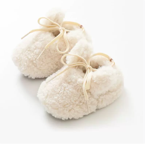 SnuggleBunny – Ciepłe i bezpieczne – antypoślizgowe kapcie Bunny