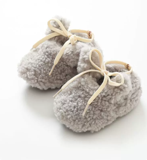 SnuggleBunny – Ciepłe i bezpieczne – antypoślizgowe kapcie Bunny