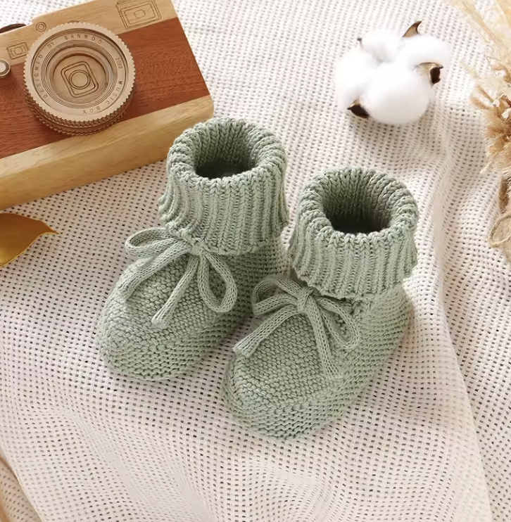 SnuggleSteps – Ciepłe i miękkie – dzianinowe buciki dla niemowląt