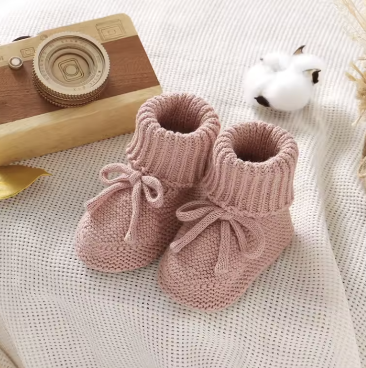 SnuggleSteps – Ciepłe i miękkie – dzianinowe buciki dla niemowląt