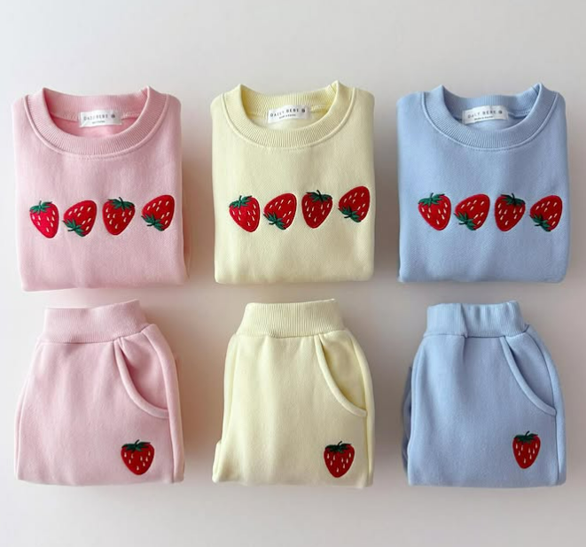 Mini Fashion™ - Sweter w truskawki - Odzież dziecięca