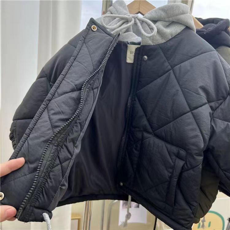 CozyShield – Ciepła i wytrzymała – pikowana kurtka z kapturem