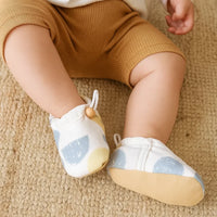 Thumbnail for TinyTrend – Modne i lekkie – buciki dla noworodków