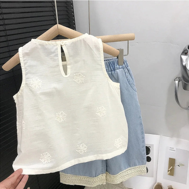 Sleeveless Tops & Pants – Delikatny i stylowy – letni zestaw odzieży dziecięcej