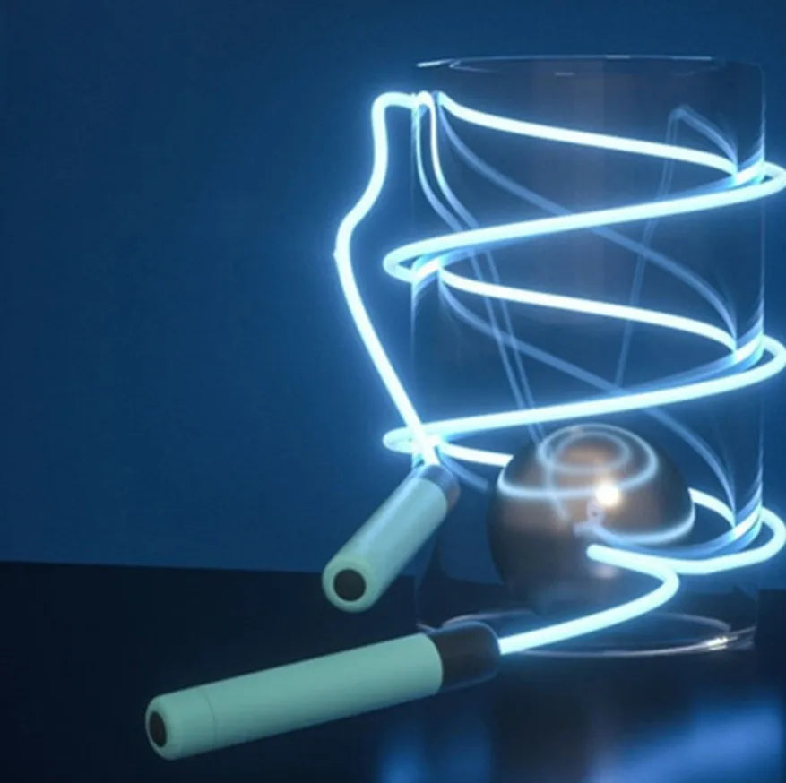 GlowRope – Unikalna i energetyczna – świecąca skakanka