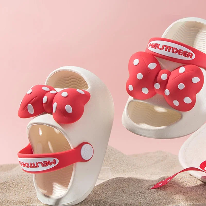 Mini Fashion – Wesoły i bezpieczny – Kapcie plażowe Polka