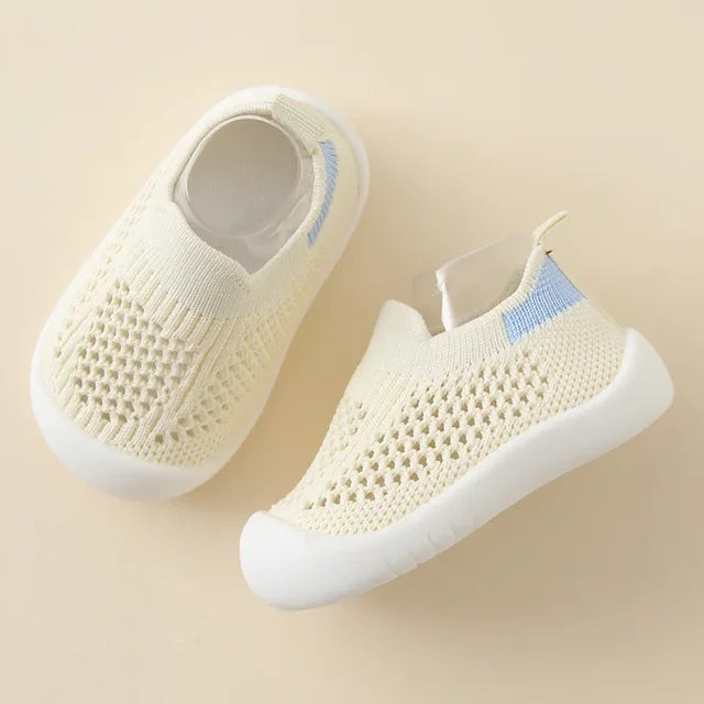 HappyFeet Comfy™ - Antypoślizgowe buciki - Trampki dziecięce