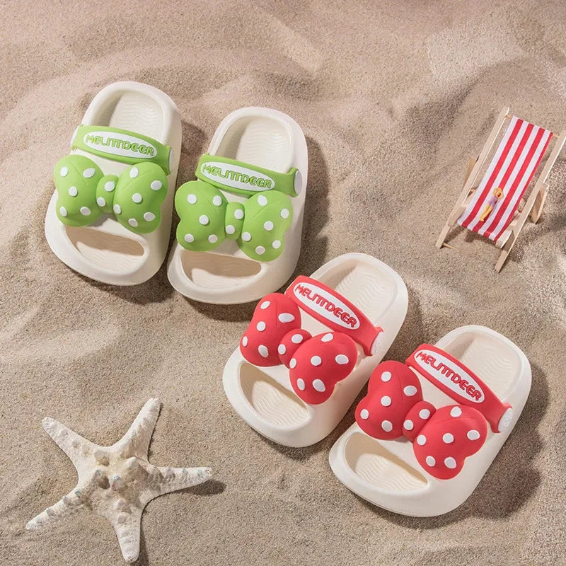 Mini Fashion – Wesoły i bezpieczny – Kapcie plażowe Polka
