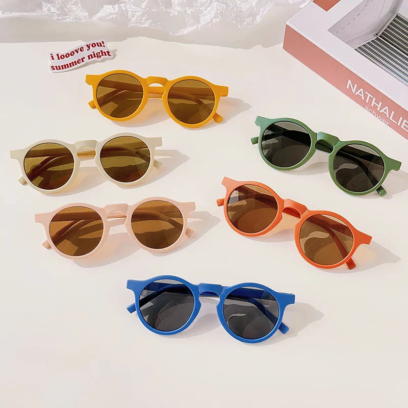 Colorful Kids Sun Shades – Ochrona przed promieniowaniem UV i stylowy wygląd – okulary przeciwsłoneczne dla dzieci