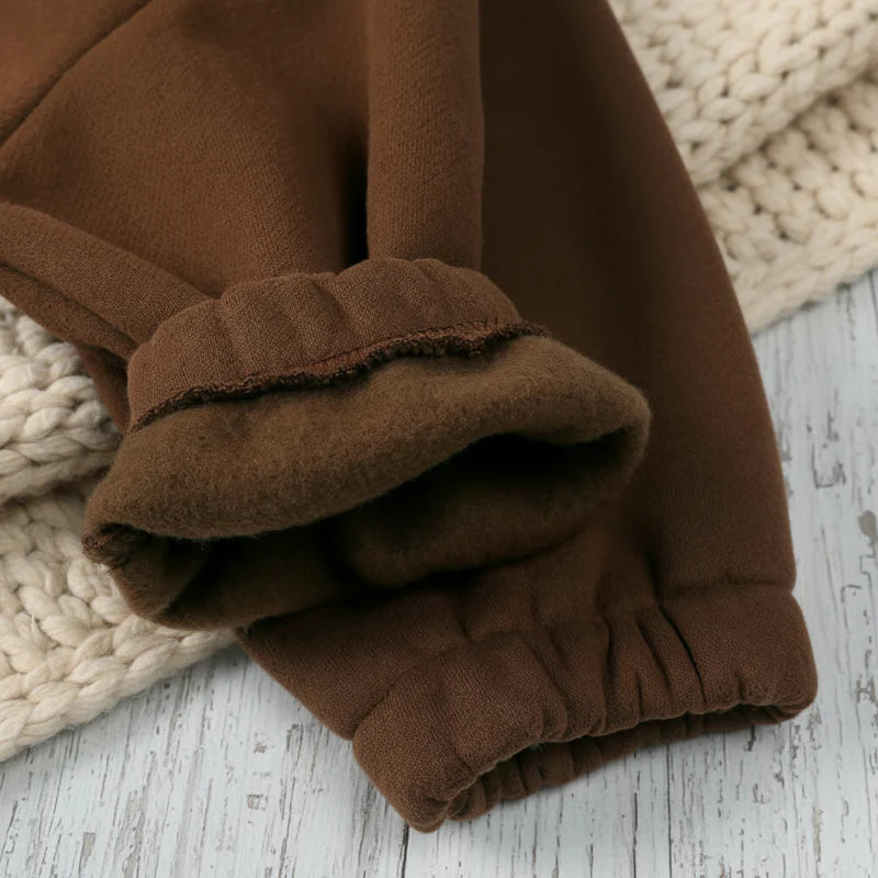 Winter Tracksuit – Ciepło i wygoda – zimowy zestaw odzieży dziecięcej