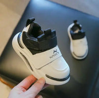 Thumbnail for KidStride – Modne i funkcjonalne – trampki z rzepami