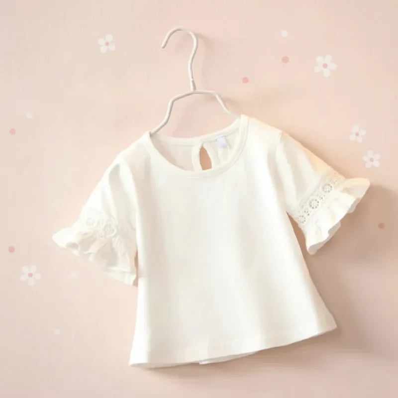 Girls Trumpet Sleeve Top – Elegancja i wygoda – rękawy z koronką