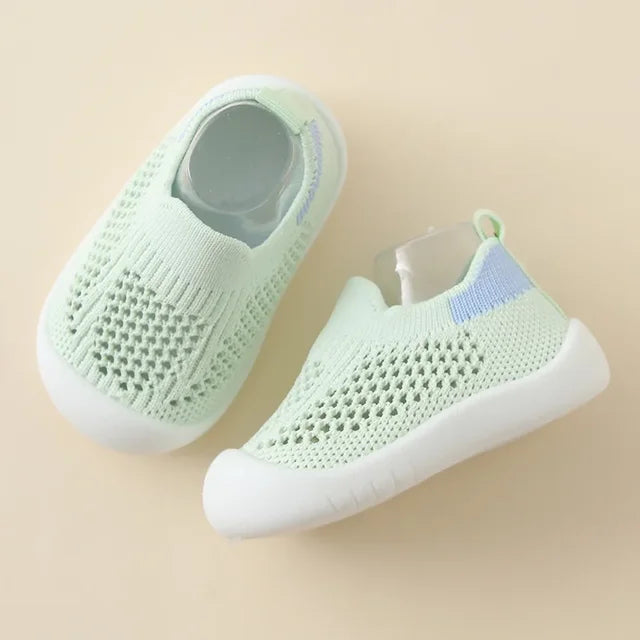 HappyFeet Comfy™ - Antypoślizgowe buciki - Trampki dziecięce